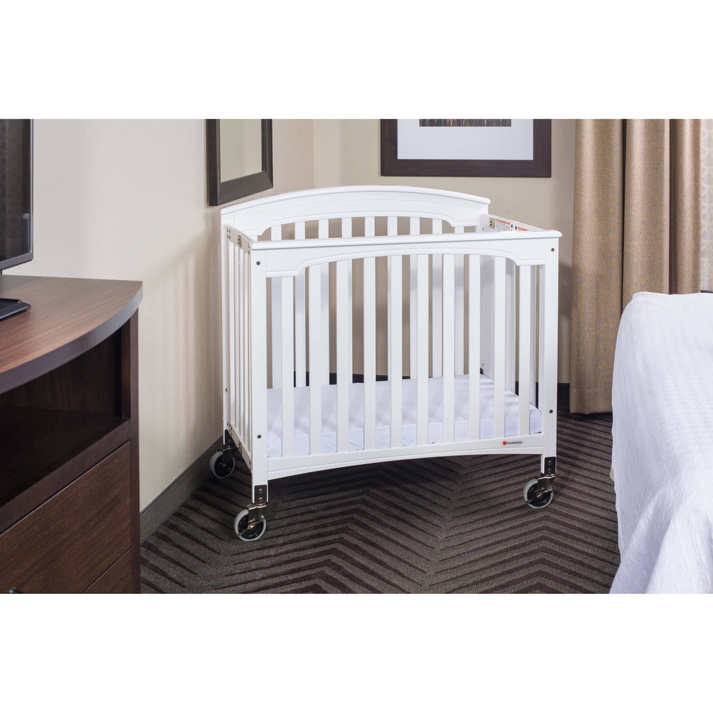 Compact Royale EasyRoll Folding Fixed-Side Crib Slatted with Casters Ever White S650