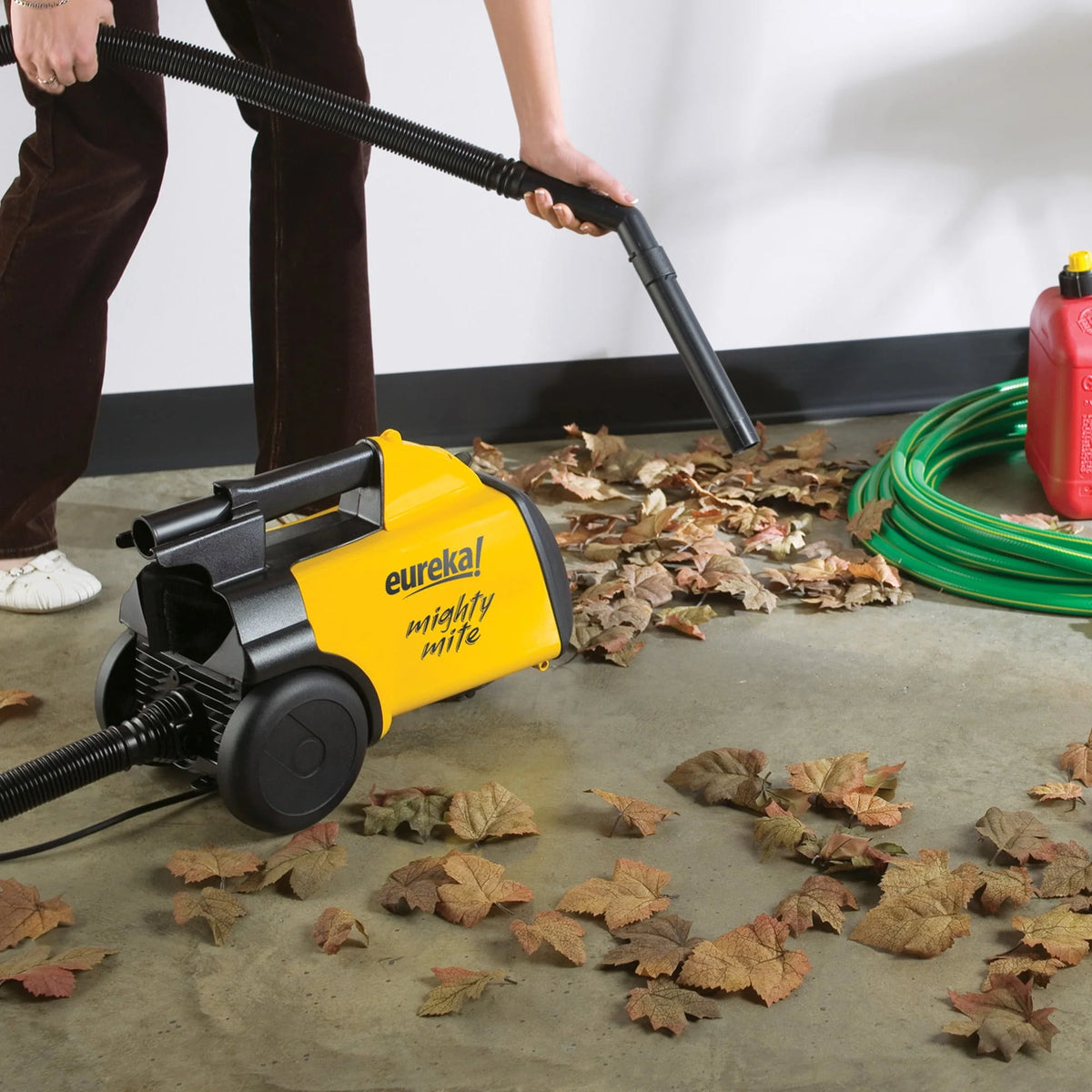Bagged Canister Vacuum Y771887