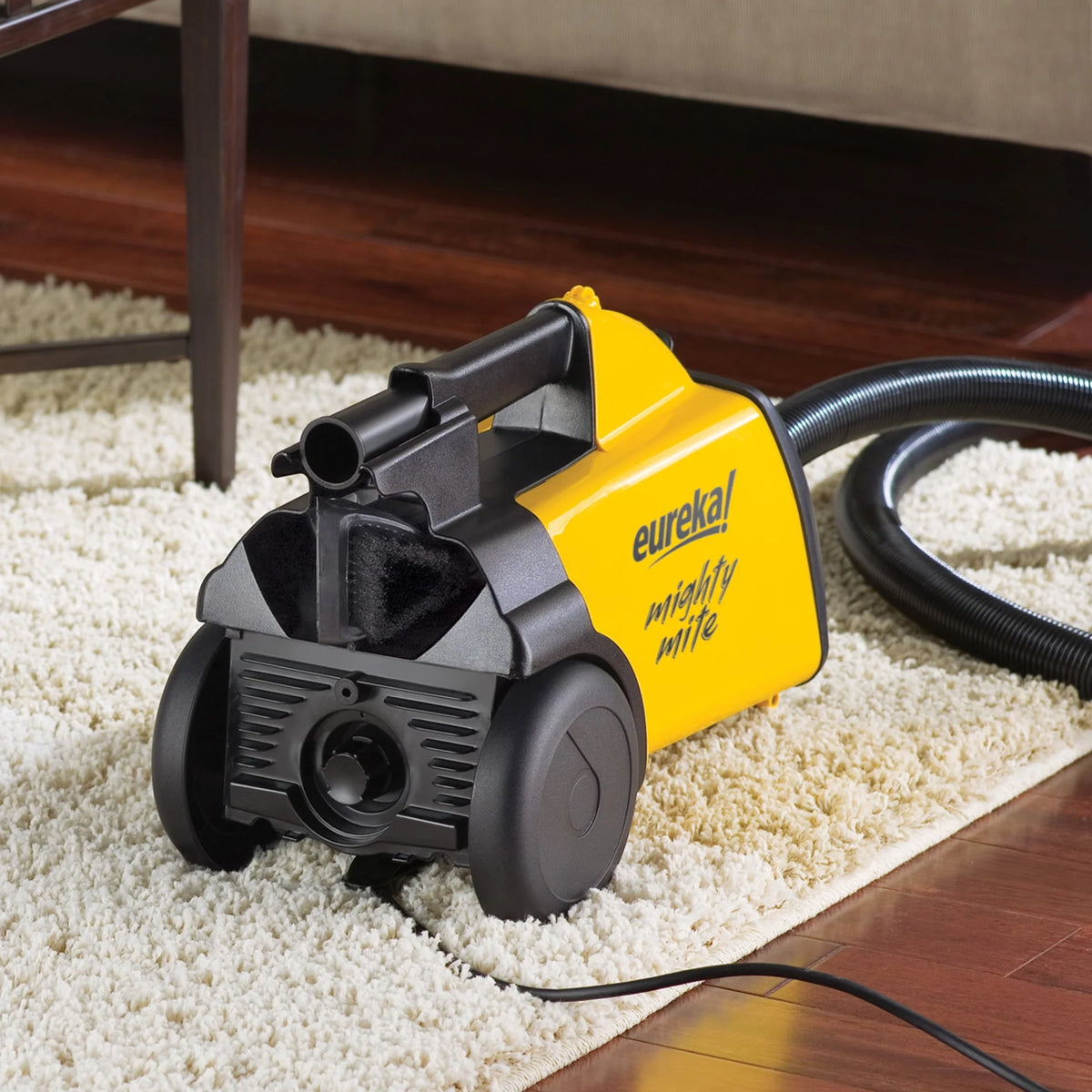 Bagged Canister Vacuum Y771887