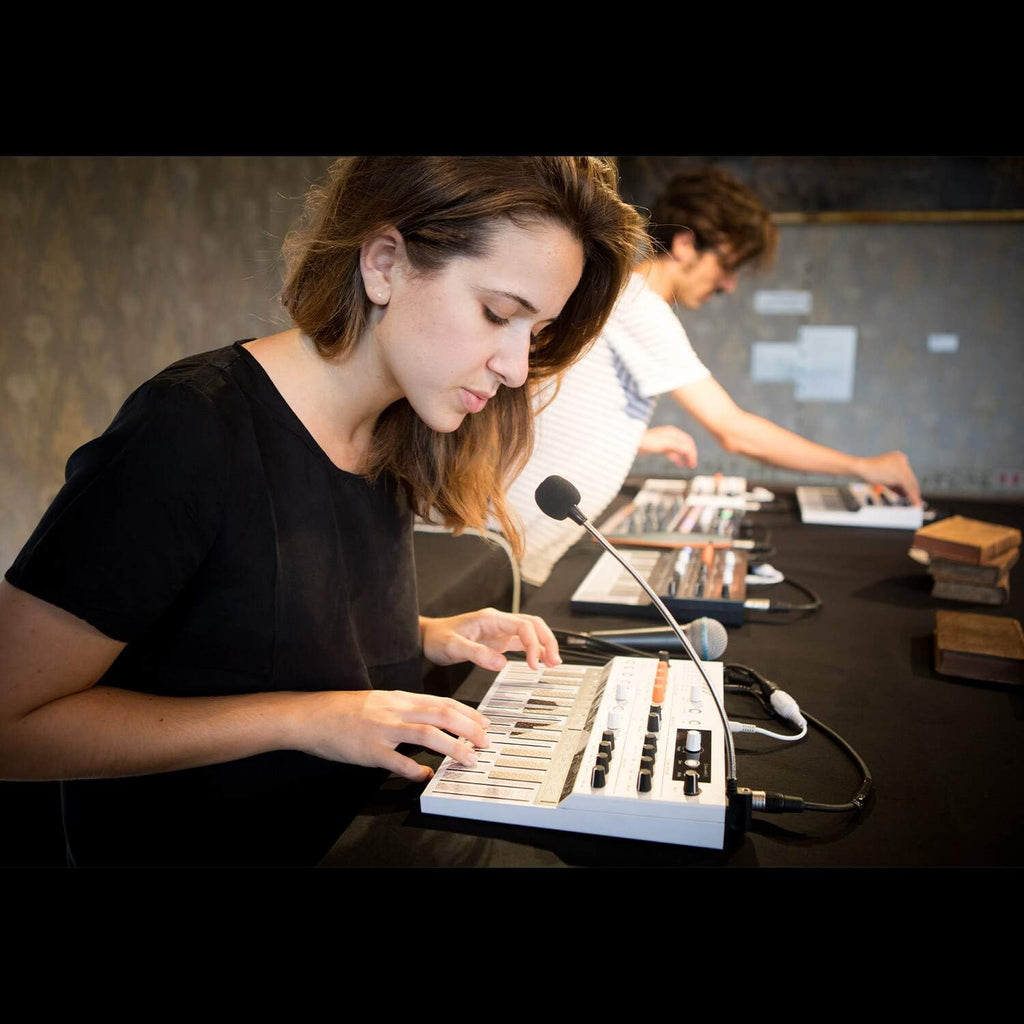 Hybrid Synthesizer D76445