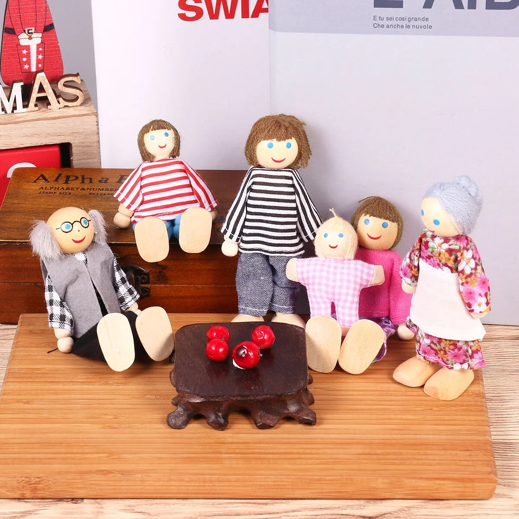 7 Pieces Wooden Dollhouse Family Set Mini People Figures D650