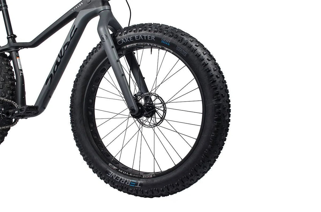 Light Studded Tire 26x4.0 M142