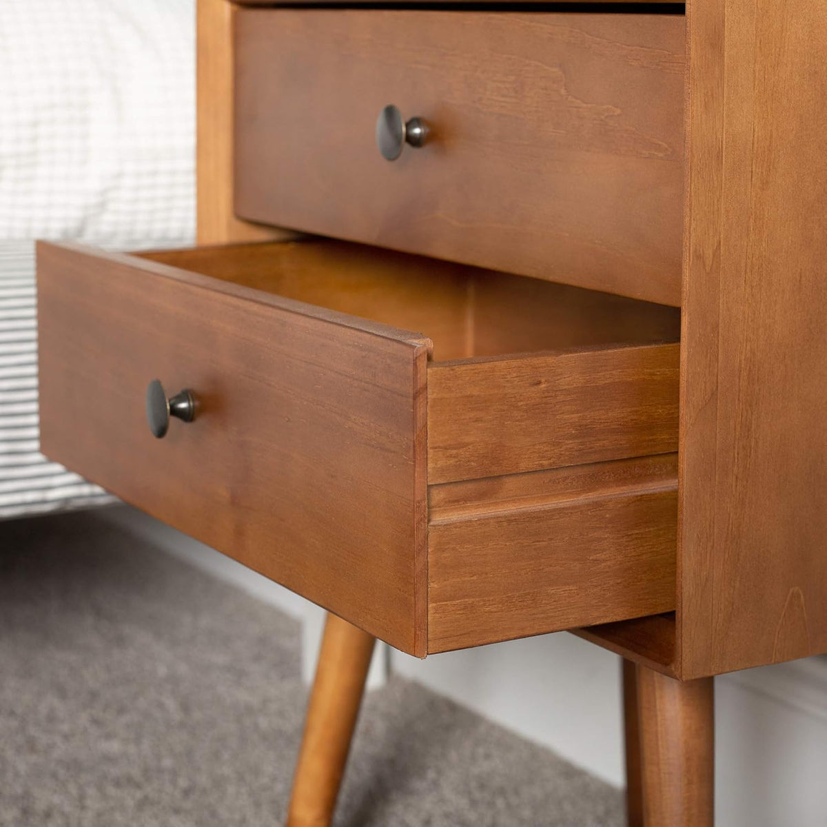 2 Drawer Solid Wood Nightstand Caramel O692